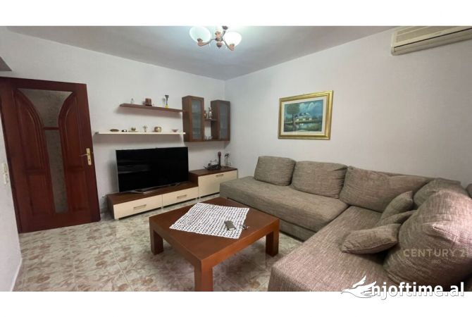 Shtepi me qera Apartament ne Tirane, 2+1, Mobilimi E mobiluar, Pagesa 500  Euro.