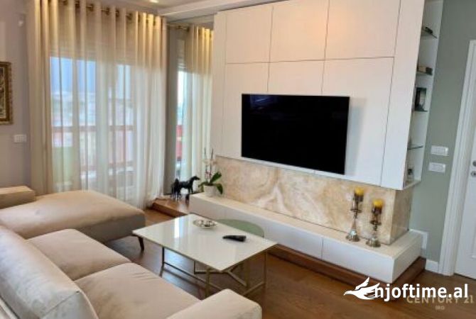 Shtepi me qera 2+1 ne Tirane - 1,100 Euro
