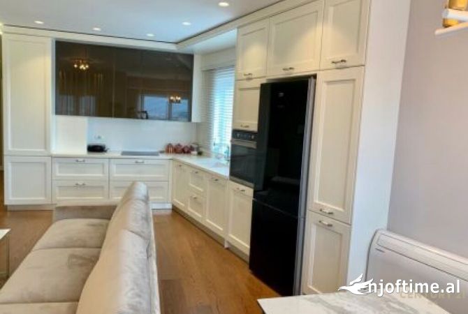 Shtepi me qera 2+1 ne Tirane - 1,100 Euro