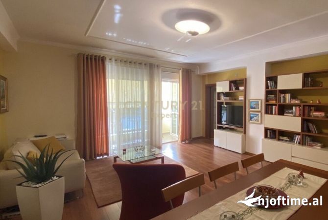 Shtepi me qera 2+1 ne Tirane - 1,600 Euro