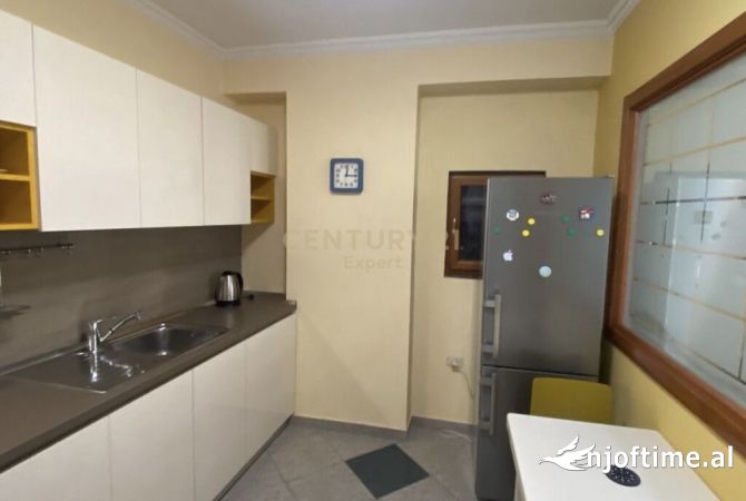 Shtepi me qera Apartament ne Tirane, 2+1, Mobilimi E mobiluar, Pagesa 1,600  Euro.