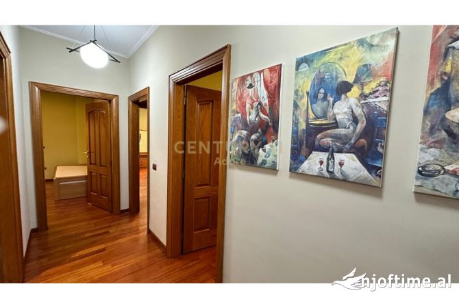 Shtepi me qera Apartament ne Tirane, 3+1, Mobilimi E mobiluar, Pagesa 1,500  Euro.