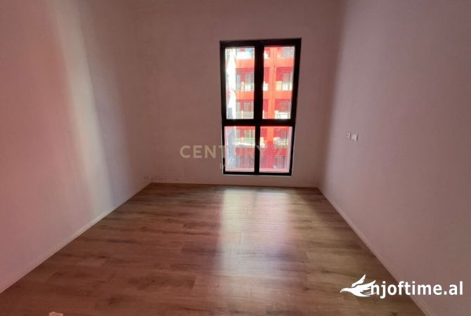 Ambient biznesi me qera 3+1 ne Tirane - 600 Euro