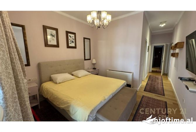 Shtepi me qera Apartament ne Tirane, 3+1, Mobilimi E mobiluar, Pagesa 3,000  Euro.