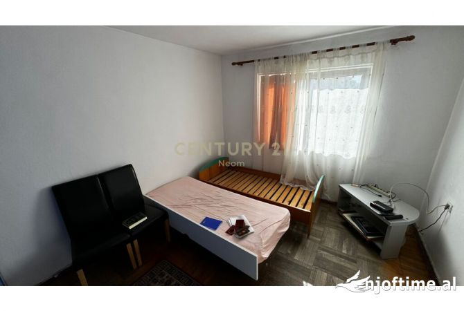 Shtepi ne shitje Apartament ne Tirane, 1+1, Mobilimi E mobiluar, Pagesa 130,000  Euro.