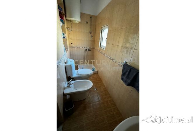 Shtepi ne shitje Apartament ne Tirane, 1+1, Mobilimi E mobiluar, Pagesa 130,000  Euro.