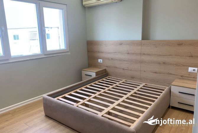 Shtepi me qera Apartament ne Tirane, 2+1, Mobilimi E mobiluar, Pagesa 650  Euro.