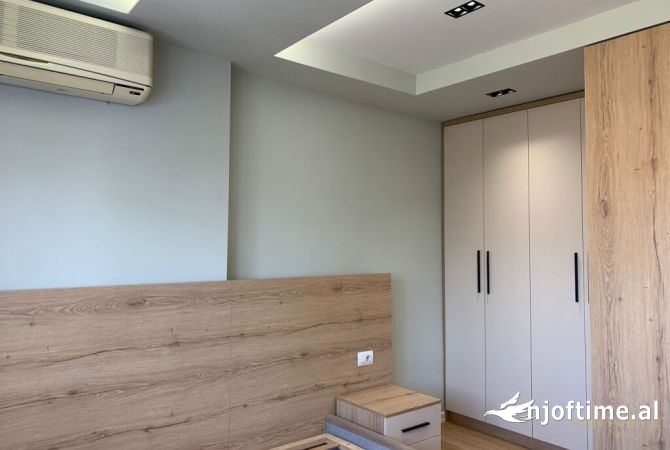 Shtepi me qera Apartament ne Tirane, 2+1, Mobilimi E mobiluar, Pagesa 650  Euro.