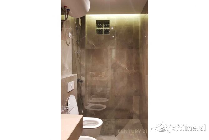 Shtepi ne shitje Apartament ne Tirane, 2+1, Mobilimi E mobiluar, Pagesa 208,000  Euro.