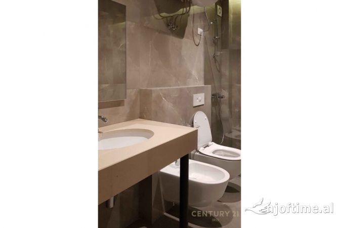 Shtepi ne shitje Apartament ne Tirane, 2+1, Mobilimi E mobiluar, Pagesa 208,000  Euro.