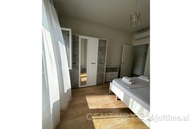 Shtepi me qera Apartament ne Tirane, 2+1, Mobilimi E mobiluar, Pagesa 1,200  Euro.