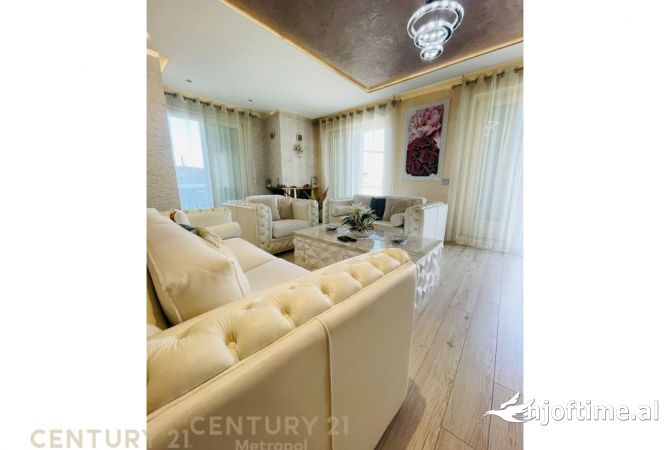 Shtepi ne shitje Apartament ne Tirane, 2+1, Mobilimi E mobiluar, Pagesa 270,000  Euro.