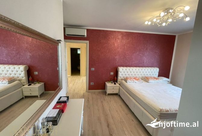 Shtepi ne shitje Apartament ne Tirane, 2+1, Mobilimi E mobiluar, Pagesa 270,000  Euro.