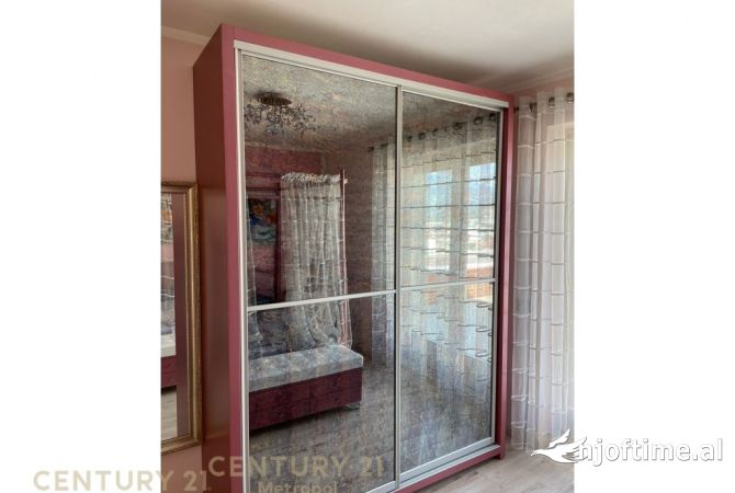 Shtepi ne shitje Apartament ne Tirane, 2+1, Mobilimi E mobiluar, Pagesa 270,000  Euro.