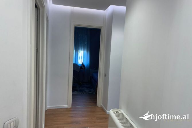 Shtepi ne shitje Apartament ne Tirane, 2+1, Mobilimi E mobiluar, Pagesa 440,000  Euro.