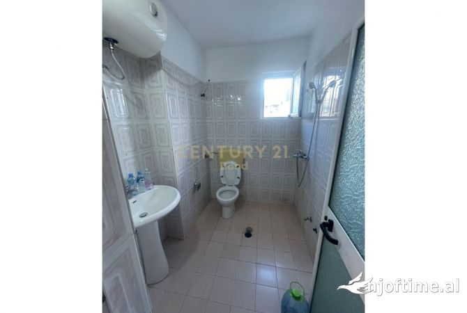 Shtepi ne shitje Apartament ne Tirane, 2+1, Mobilimi E mobiluar, Pagesa 88,000  Euro.