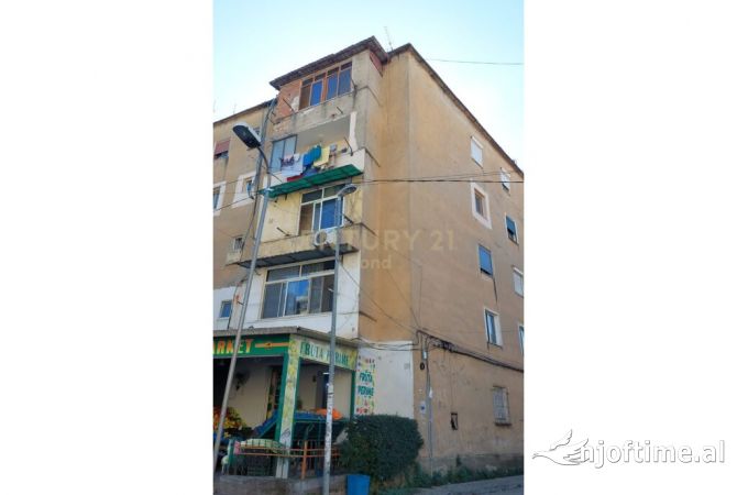 Shtepi ne shitje Apartament ne Tirane, 2+1, Mobilimi E mobiluar, Pagesa 88,000  Euro.