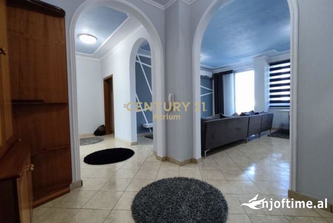 Shtepi me qera Apartament ne Tirane, 3+1, Mobilimi E mobiluar, Pagesa 800  Euro.