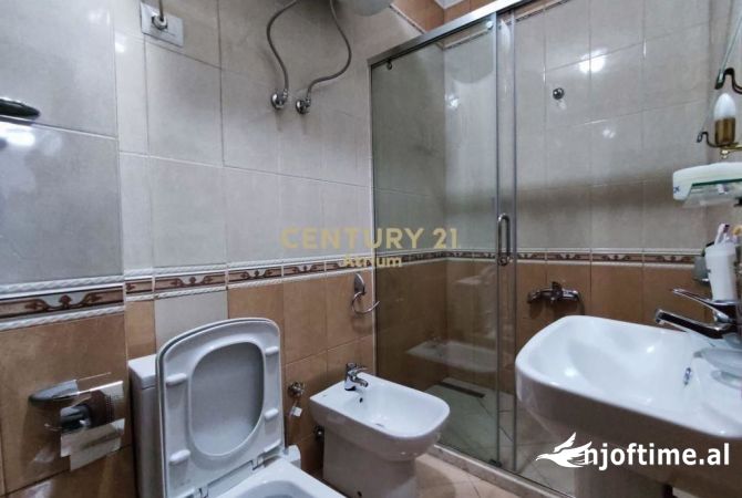 Shtepi me qera Apartament ne Tirane, 3+1, Mobilimi E mobiluar, Pagesa 800  Euro.