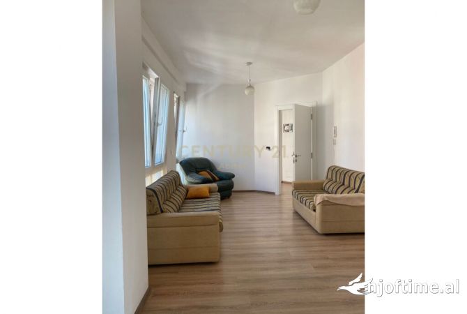 Shtepi ne shitje Apartament ne Tirane, 2+1, Mobilimi E mobiluar, Pagesa 150,000  Euro.