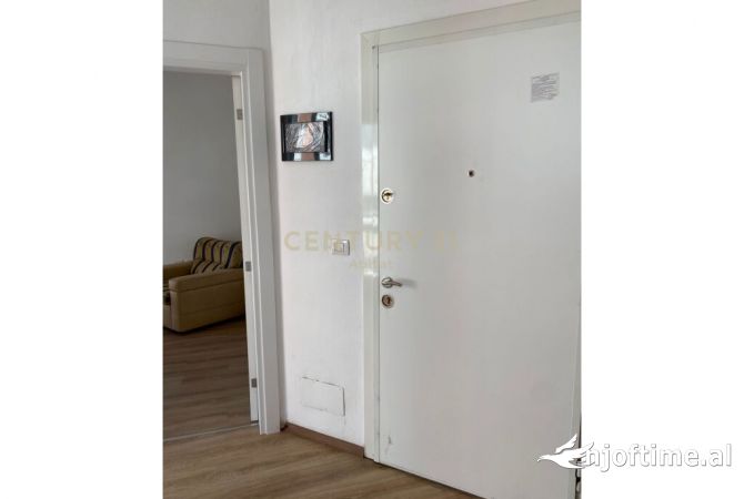 Shtepi ne shitje Apartament ne Tirane, 2+1, Mobilimi E mobiluar, Pagesa 150,000  Euro.
