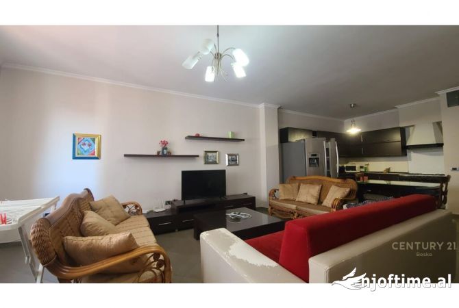 Shtepi me qera 2+1 ne Tirane - 700 Euro