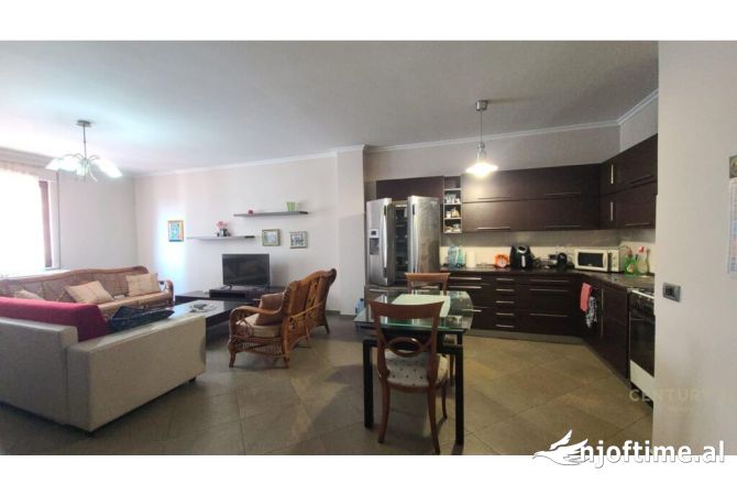 Shtepi me qera Apartament ne Tirane, 2+1, Mobilimi E mobiluar, Pagesa 700  Euro.