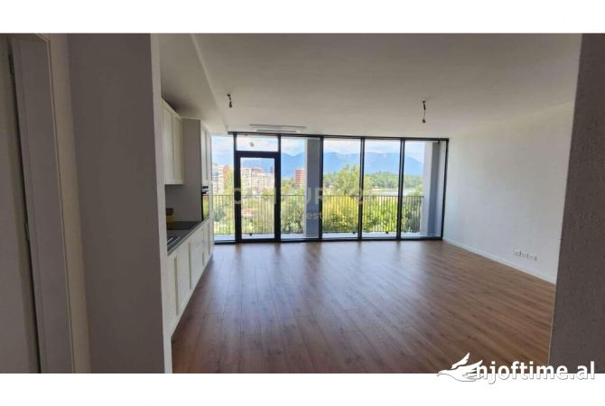 Shtepi me qera 2+1 ne Tirane - 1,400 Euro