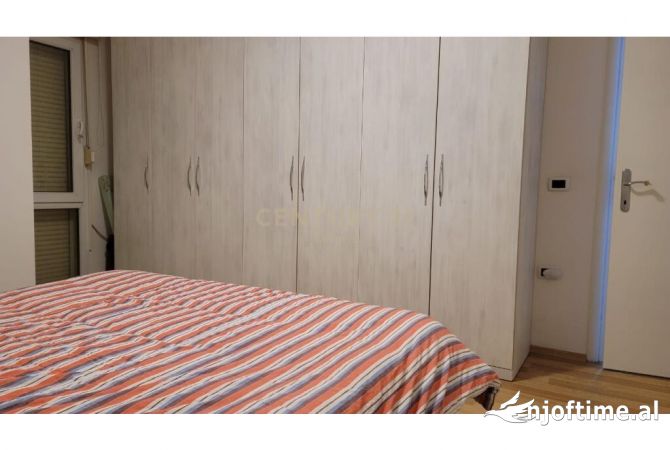 Shtepi me qera Apartament ne Tirane, 1+1, Mobilimi E mobiluar, Pagesa 550  Euro.