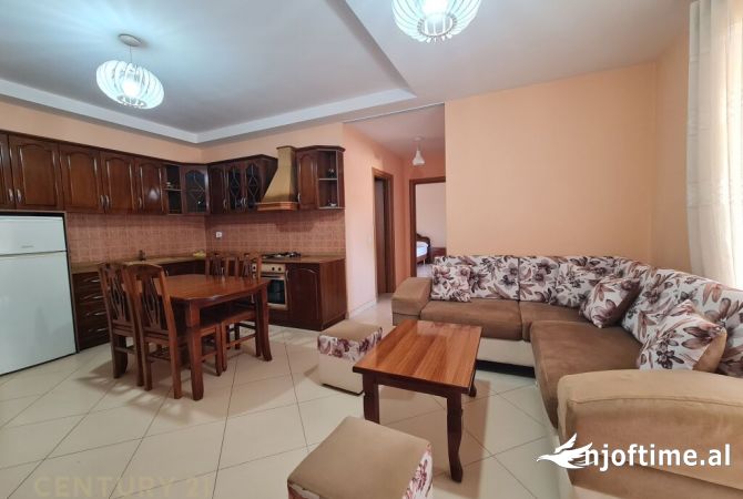 Shtepi me qera Apartament ne Tirane, 2+1, Mobilimi E mobiluar, Pagesa 500  Euro.