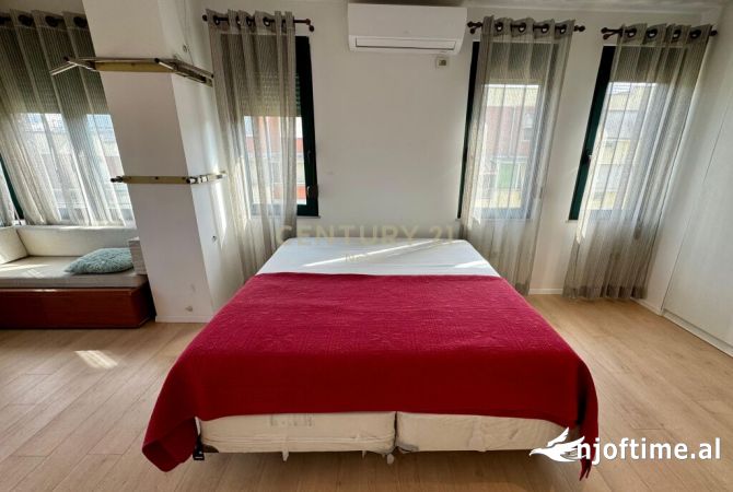 Shtepi ne shitje Apartament ne Tirane, 2+1, Mobilimi E mobiluar, Pagesa 195,000  Euro.