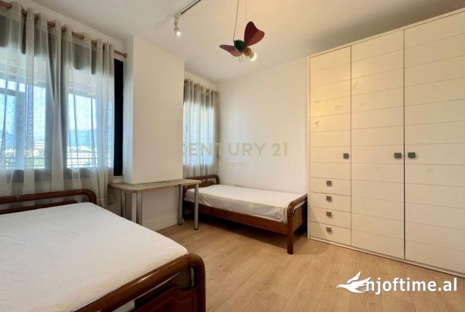 Shtepi ne shitje Apartament ne Tirane, 2+1, Mobilimi E mobiluar, Pagesa 195,000  Euro.