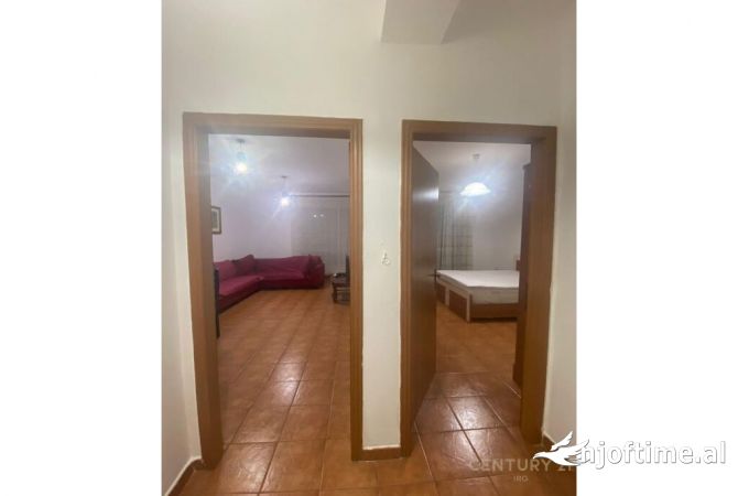 Shtepi me qera Apartament ne Tirane, 1+1, Mobilimi E mobiluar, Pagesa 550  Euro.