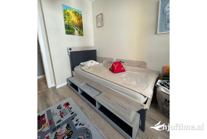 Shtepi ne shitje Apartament ne Tirane, 2+1, Mobilimi E mobiluar, Pagesa 235,000  Euro.