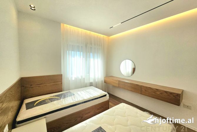 Shtepi me qera Apartament ne Tirane, 2+1, Mobilimi E mobiluar, Pagesa 1,300  Euro.