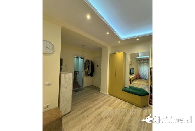 Shtepi me qera Apartament ne Tirane, 1+1, Mobilimi E mobiluar, Pagesa 750  Euro.