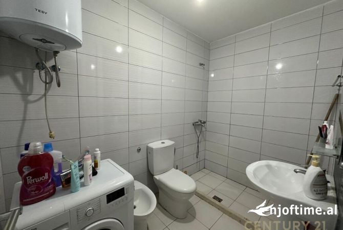 Shtepi me qera Apartament ne Tirane, 2+1, Mobilimi E mobiluar, Pagesa 650  Euro.