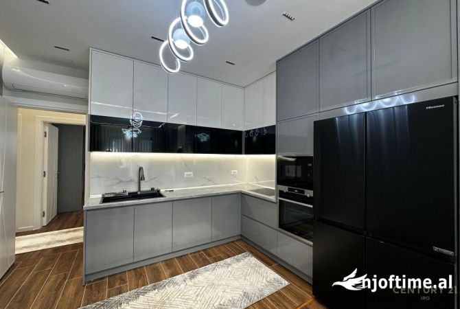 Shtepi me qera Apartament ne Tirane, 2+1, Mobilimi E mobiluar, Pagesa 1,000  Euro.