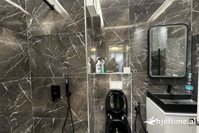 Shtepi me qera Apartament ne Tirane, 2+1, Mobilimi E mobiluar, Pagesa 1,000  Euro.