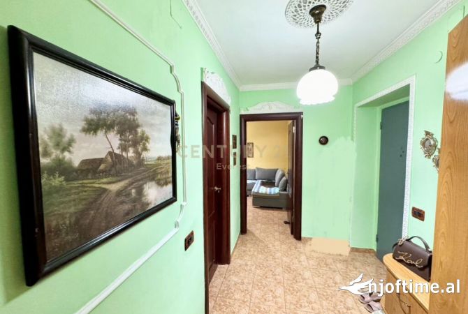 Shtepi ne shitje Apartament ne Tirane, 2+1, Mobilimi E mobiluar, Pagesa 80,000  Euro.