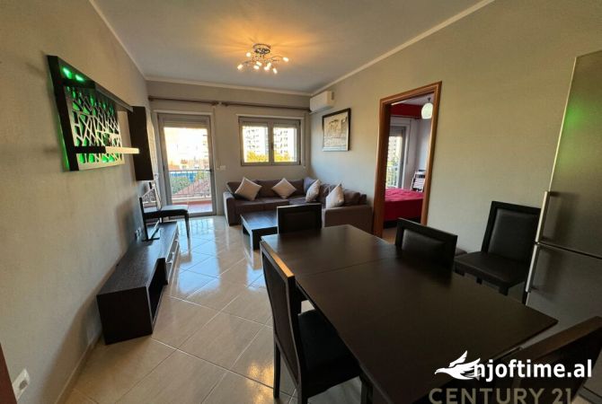 Shtepi me qera Apartament ne Tirane, 2+1, Mobilimi E mobiluar, Pagesa 550  Euro.
