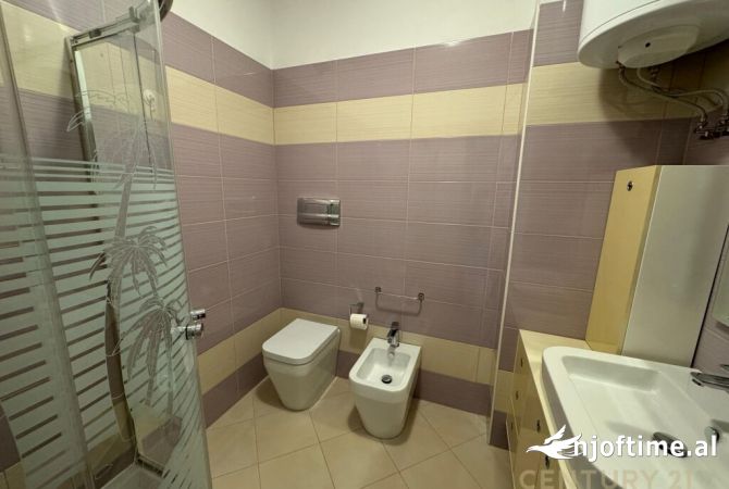 Shtepi me qera Apartament ne Tirane, 2+1, Mobilimi E mobiluar, Pagesa 550  Euro.