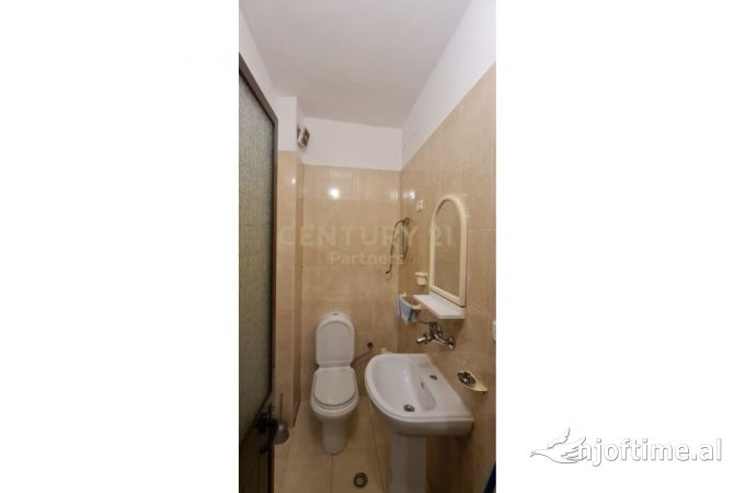 Shtepi me qera Apartament ne Tirane, 2+1, Mobilimi E mobiluar, Pagesa 600  Euro.