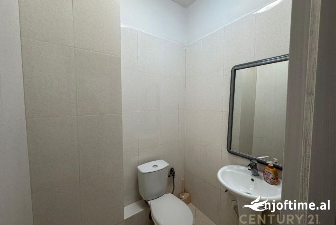 Shtepi ne shitje Apartament ne Tirane, 2+1, Mobilimi E mobiluar, Pagesa 199,000  Euro.