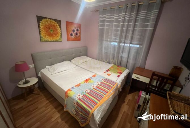 Shtepi me qera Apartament ne Tirane, 2+1, Mobilimi E mobiluar, Pagesa 700  Euro.