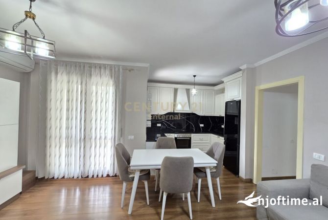 Shtepi me qera Apartament ne Tirane, 2+1, Mobilimi E mobiluar, Pagesa 700  Euro.