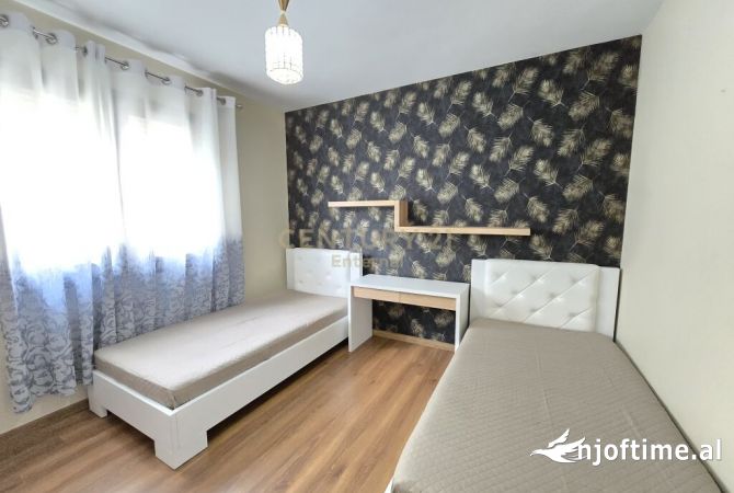 Shtepi me qera Apartament ne Tirane, 2+1, Mobilimi E mobiluar, Pagesa 700  Euro.