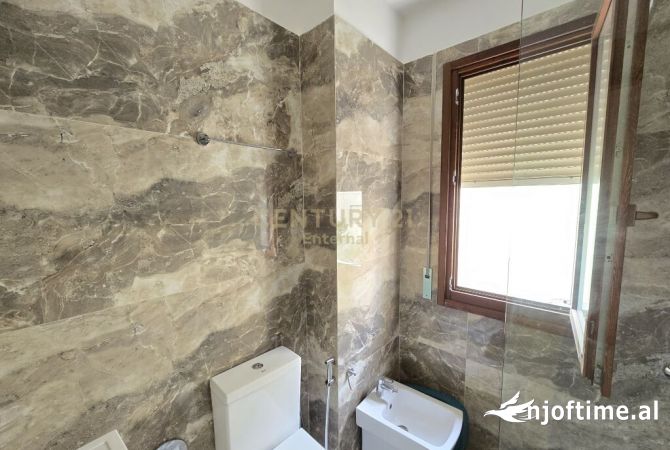 Shtepi me qera Apartament ne Tirane, 2+1, Mobilimi E mobiluar, Pagesa 700  Euro.