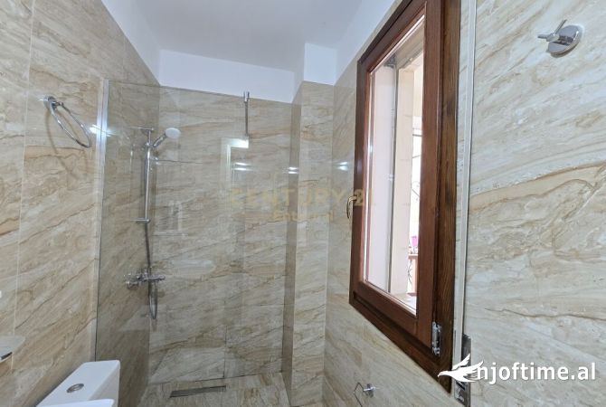 Shtepi me qera Apartament ne Tirane, 2+1, Mobilimi E mobiluar, Pagesa 700  Euro.