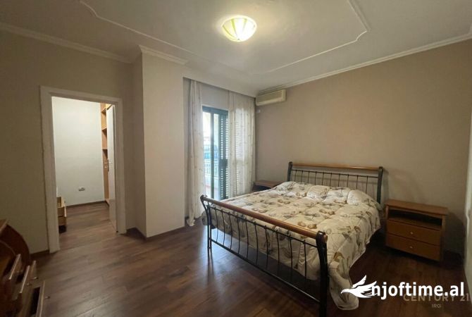 Shtepi me qera Apartament ne Tirane, 2+1, Mobilimi E mobiluar, Pagesa 1,300  Euro.